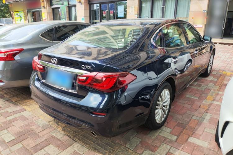 Used Infiniti Q70 2015 Q70L 2.5L Enjoyment Edition Rear Right 45 Deg