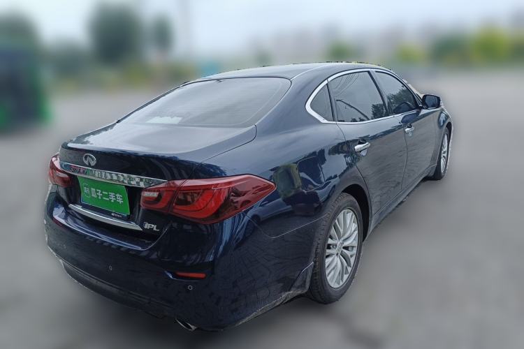 Used Infiniti Q70 2015 Q70L 2.5L Luxury Edition Rear Right 45 Deg