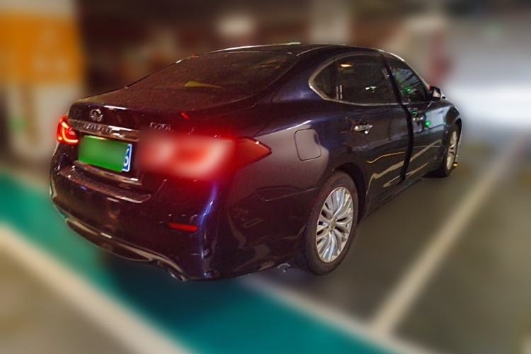 Used Infiniti Q70 2015 Q70L 2.5L Enjoyment Edition Rear Right 45 Deg