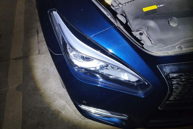 Used Infiniti Q70 2015 Q70L 2.5L Enjoyment Edition Right Front Headlight