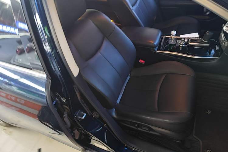 Used Infiniti Q70 2015 Q70L 2.5L Elite Edition Right Front Seat