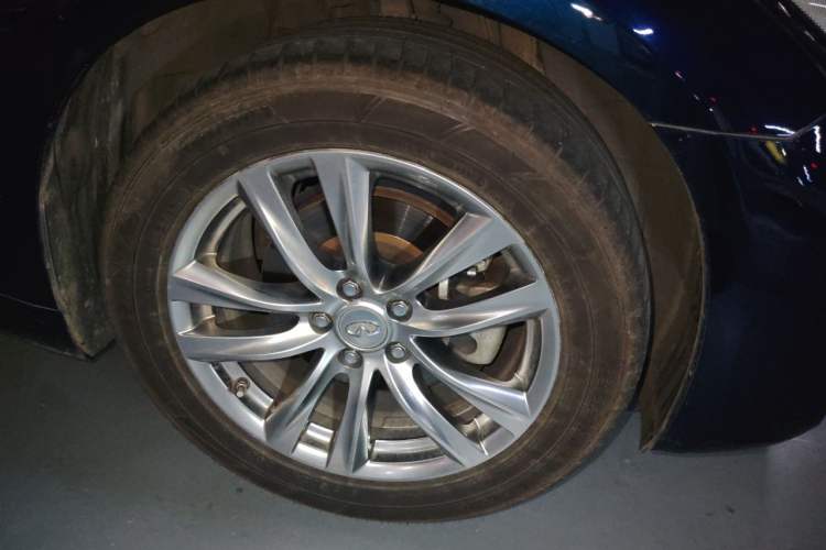 Used Infiniti Q70 2015 Q70L 2.5L Elite Edition Right Front Wheel Hub