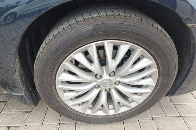 Used Infiniti Q70 2015 Q70L 2.5L Luxury Edition Right Front Wheel Hub