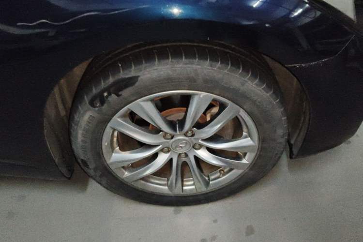 Used Infiniti Q70 2015 Q70L 2.5L Elite Edition Right Front Wheel Hub