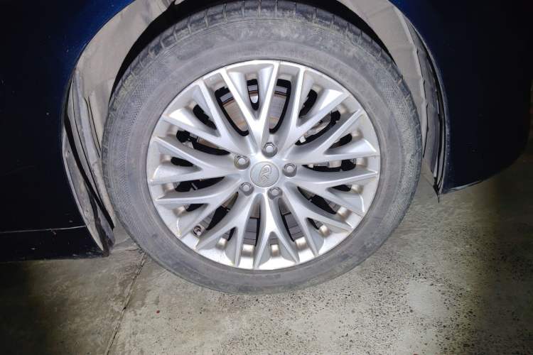 Used Infiniti Q70 2015 Q70L 2.5L Enjoyment Edition Right Front Wheel Hub