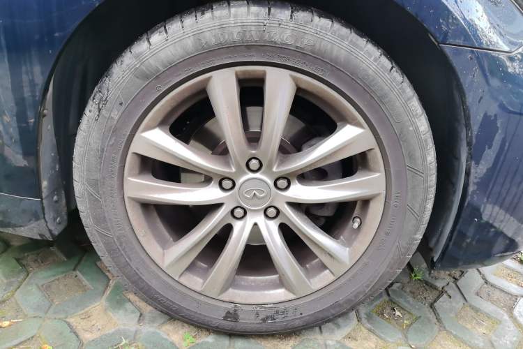 Used Infiniti Q70 2015 Q70L 2.5L Elite Edition Right Front Wheel Hub