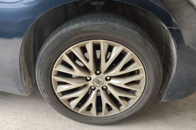 Used Infiniti Q70 2015 Q70L 2.5L Enjoyment Edition Right Front Wheel Hub