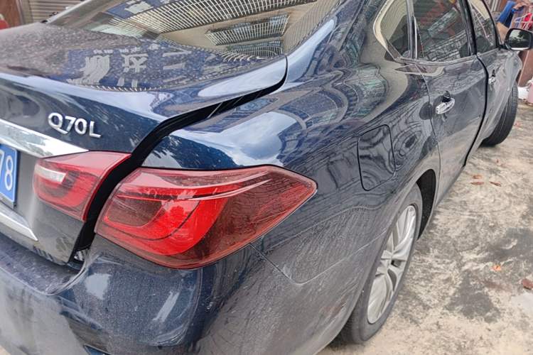 Used Infiniti Q70 2015 Q70L 2.5L Enjoyment Edition Right Rear Taillight