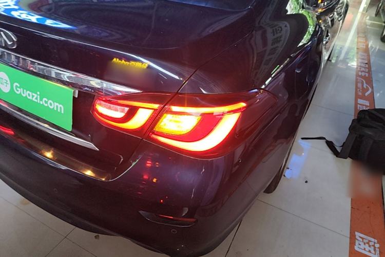 Used Infiniti Q70 2015 Q70L 2.5L Elite Edition Right Rear Taillight