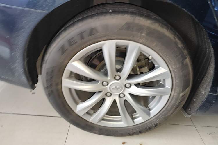 Used Infiniti Q70 2015 Q70L 2.5L Elite Edition Right Rear Wheel Hub