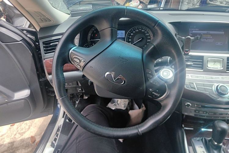 Used Infiniti Q70 2015 Q70L 2.5L Enjoyment Edition Steering Wheel