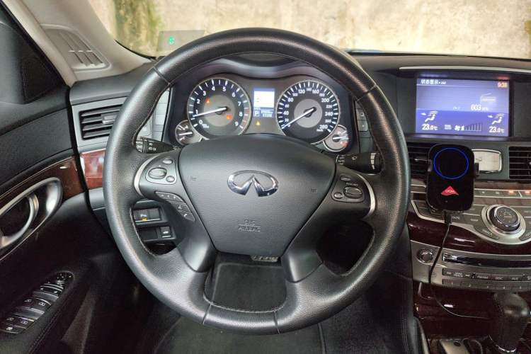 Used Infiniti Q70 2015 Q70L 2.5L Enjoyment Edition Steering Wheel