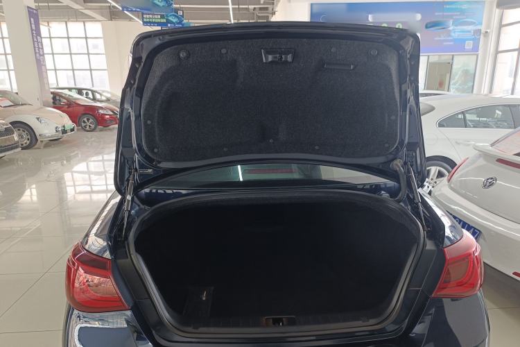Used Infiniti Q70 2015 Q70L 2.5L Elite Edition Trunk