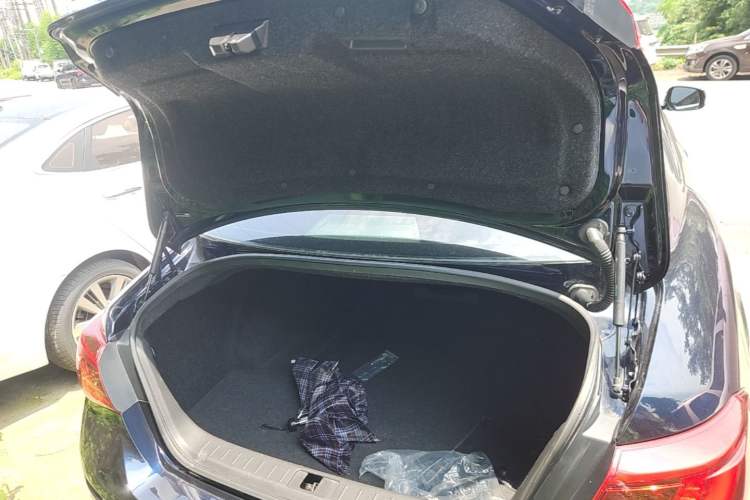 Used Infiniti Q70 2015 Q70L 2.5L Elite Edition Trunk