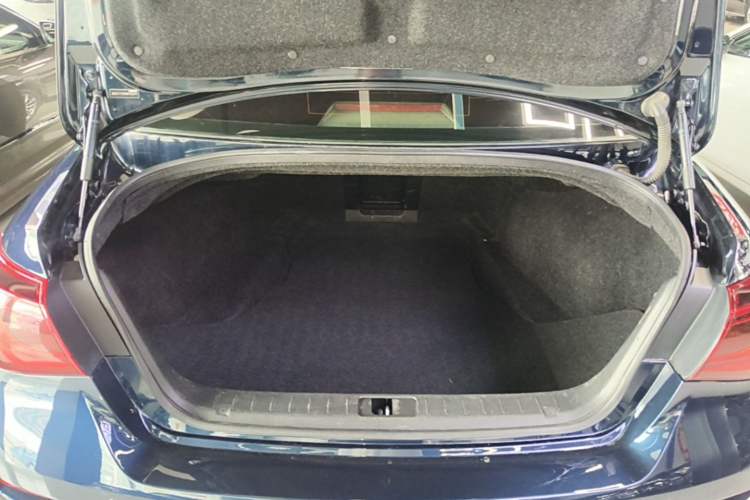 Used Infiniti Q70 2015 Q70L 2.5L Elite Edition Trunk
