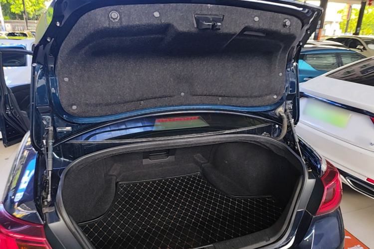 Used Infiniti Q70 2015 Q70L 2.5L Elite Edition Trunk