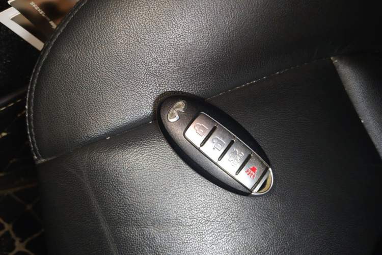 Used Infiniti Q70 2015 Q70L 2.5L Elite Edition Vehicle Key