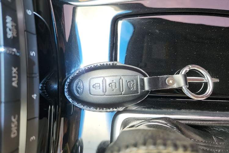 Used Infiniti Q70 2015 Q70L 2.5L Elite Edition Vehicle Key