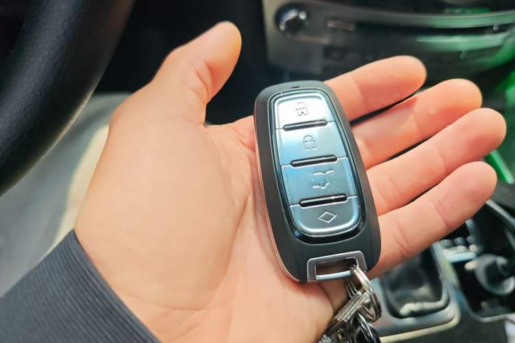 Used Infiniti Q70 2015 Q70L 2.5L Elite Edition Vehicle Key