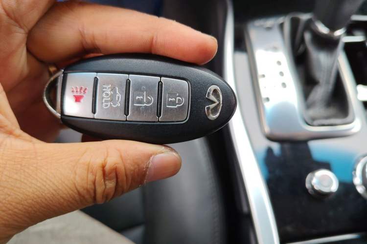 Used Infiniti Q70 2015 Q70L 2.5L Elite Edition Vehicle Key