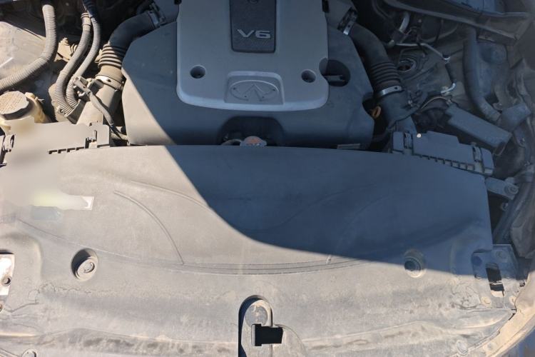 Used Infiniti Q70 2015 Q70L 2.5L Elite Edition Engine Bay