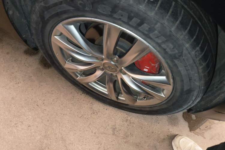 Used Infiniti Q70 2015 Q70L 2.5L Elite Edition Right Front Wheel Hub