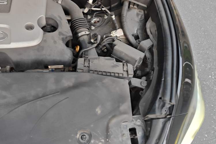 Used Infiniti Q70 2015 Q70L 2.5L Enjoyment Edition Engine Bay Left