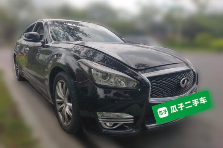 Used Infiniti Q70 2015 Q70L 2.5L Elite Edition Front Right 45 Deg