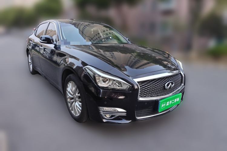 Used Infiniti Q70 2015 Q70L 2.5L Enjoyment Edition Front Right 45 Deg