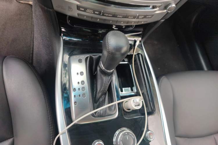 Used Infiniti Q70 2015 Q70L 2.5L Elite Edition Gear Lever