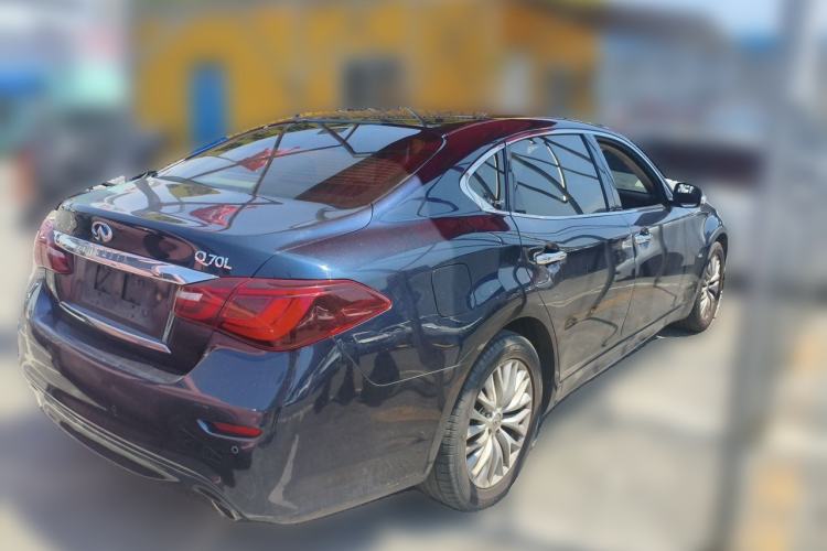 Used Infiniti Q70 2015 Q70L 2.5L Enjoyment Edition Rear Right 45 Deg