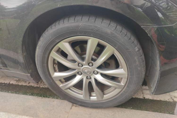 Used Infiniti Q70 2015 Q70L 2.5L Elite Edition Right Front Wheel Hub