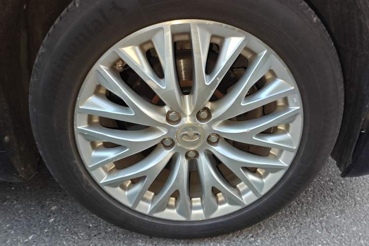 Used Infiniti Q70 2015 Q70L 2.5L Enjoyment Edition Right Front Wheel Hub