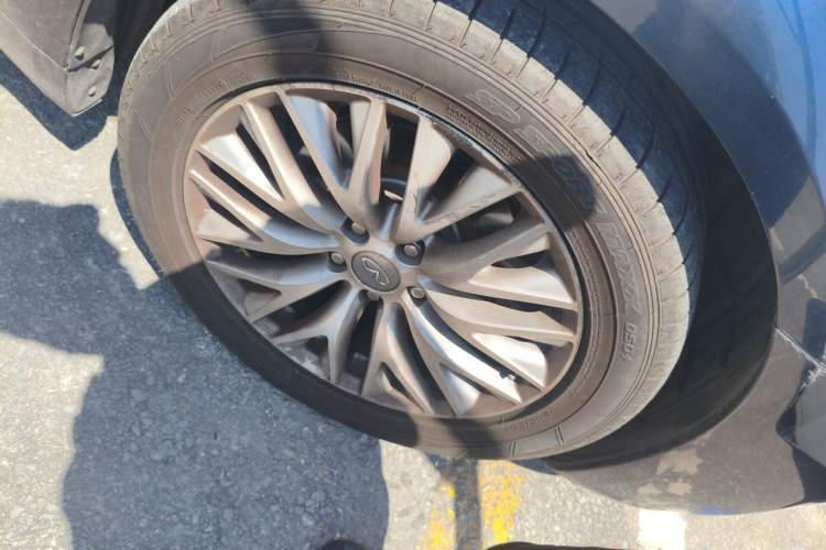 Used Infiniti Q70 2015 Q70L 2.5L Enjoyment Edition Right Front Wheel Hub
