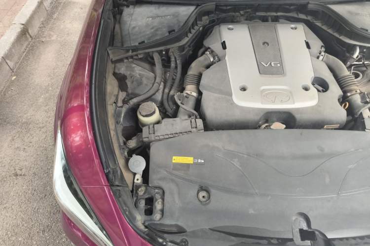 Used Infiniti Q70 2015 Q70L 2.5L Enjoyment Edition Engine Bay Right