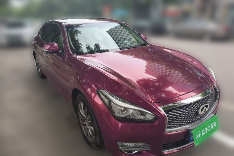 Used Infiniti Q70 2015 Q70L 2.5L Enjoyment Edition Front Right 45 Deg