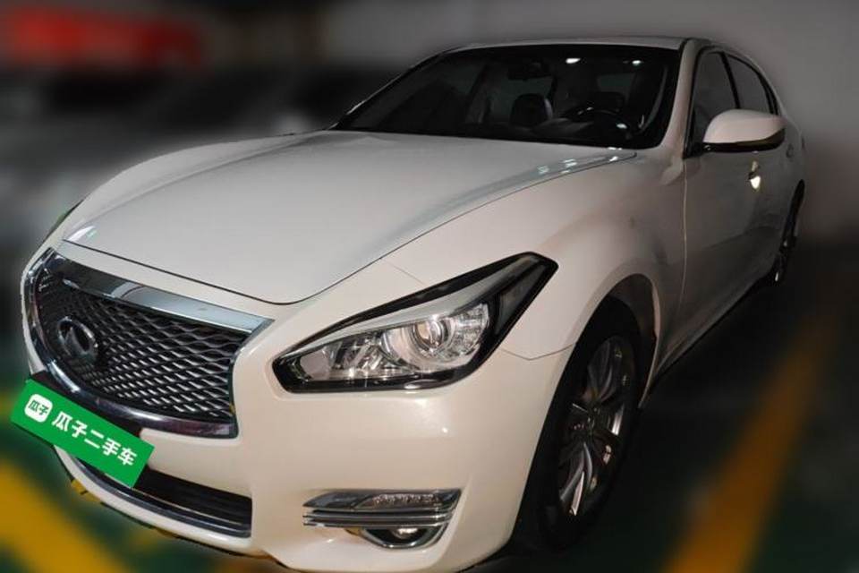 Infiniti Q70 2015