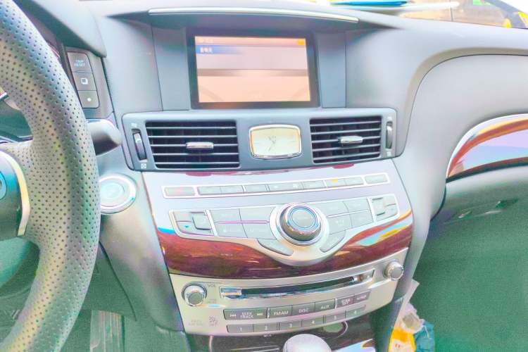 Used Infiniti Q70  Audio And AC Panel