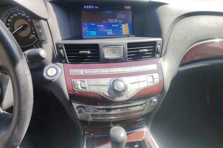 Used Infiniti Q70 2015 Q70L 2.5L Enjoyment Edition Audio And AC Panel