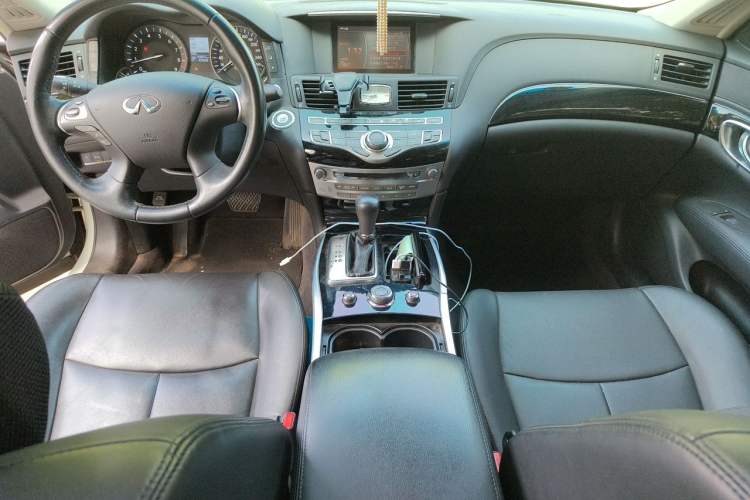 Used Infiniti Q70 2015 Q70L 2.5L Elite Edition Center Console