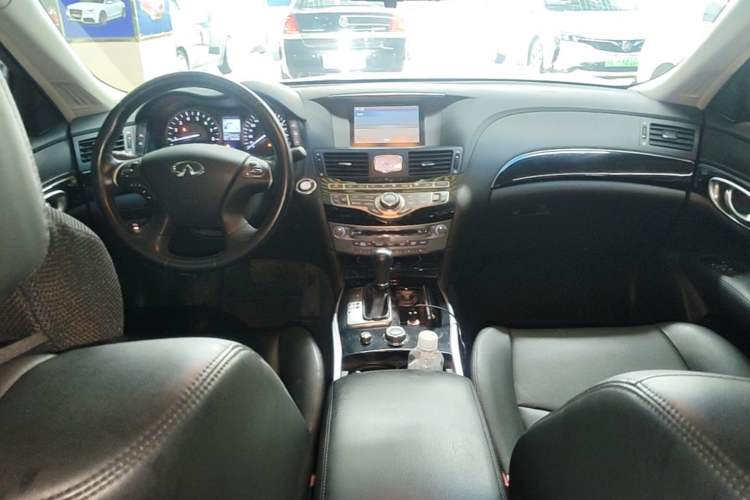 Used Infiniti Q70 2015 Q70L 2.5L Elite Edition Center Console