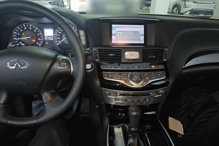 Used Infiniti Q70 2015 Q70L 2.5L Elite Edition Center Console