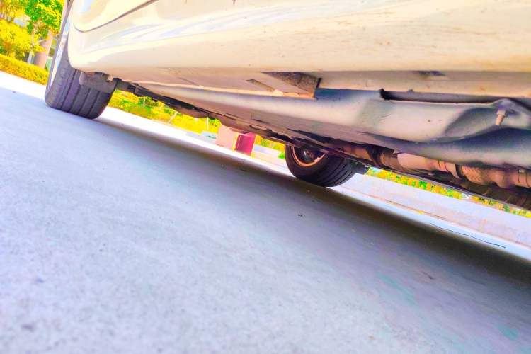 Used Infiniti Q70  Chassis Front Right
