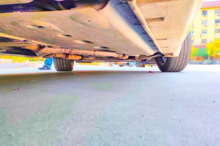 Used Infiniti Q70  Chassis Rear Right