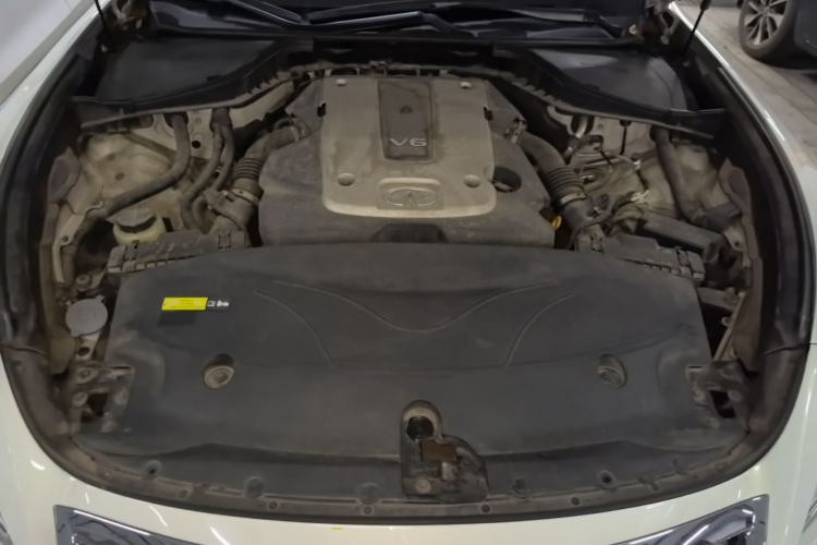Used Infiniti Q70 2015 Q70L 2.5L Enjoyment Edition Engine Bay