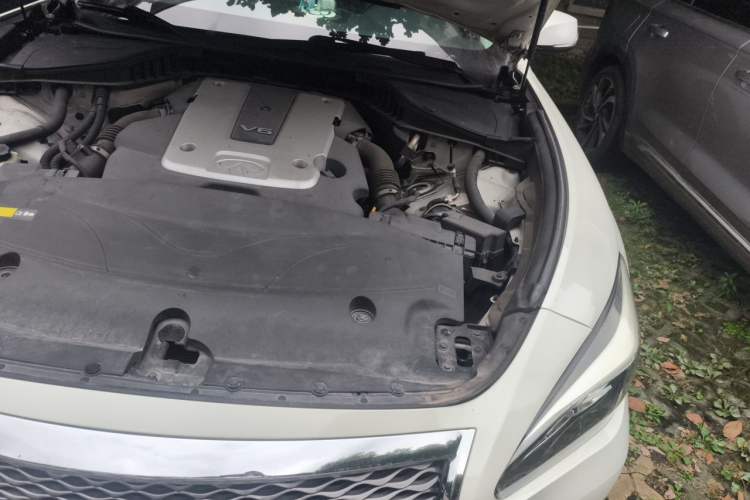 Used Infiniti Q70 2015 Q70L 2.5L Elite Edition Engine Bay Left