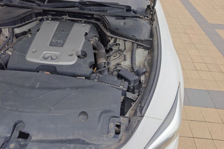 Used Infiniti Q70 2015 Q70L 2.5L Elite Edition Engine Bay Left