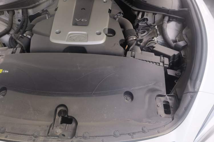 Used Infiniti Q70 2015 Q70L 2.5L Elite Edition Engine Bay Left