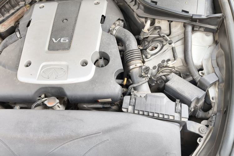 Used Infiniti Q70 2015 Q70L 2.5L Enjoyment Edition Engine Bay Left