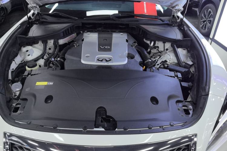 Used Infiniti Q70 2015 Q70L 2.5L Elite Edition Engine Bay
